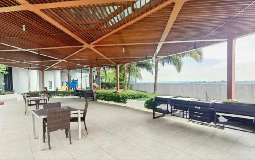 Almas Suites Poolview Netflix 100Mbps Bystay Nusajaya  Luaran gambar