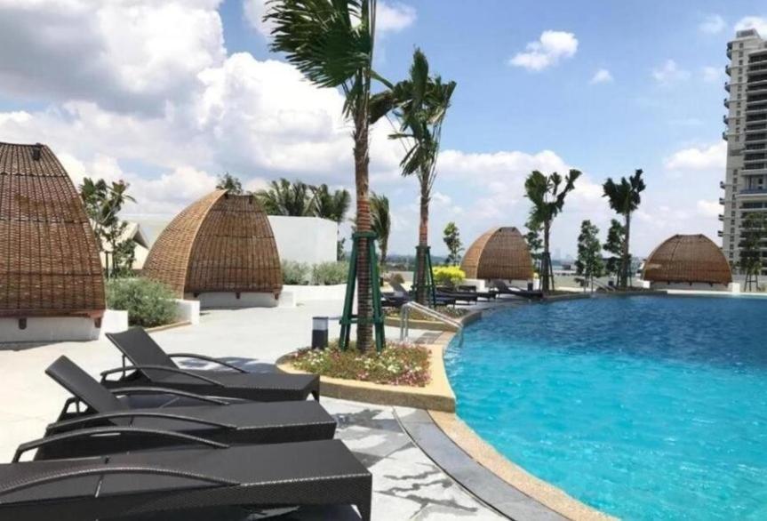 Almas Suites Poolview Netflix 100Mbps Bystay Nusajaya  Luaran gambar