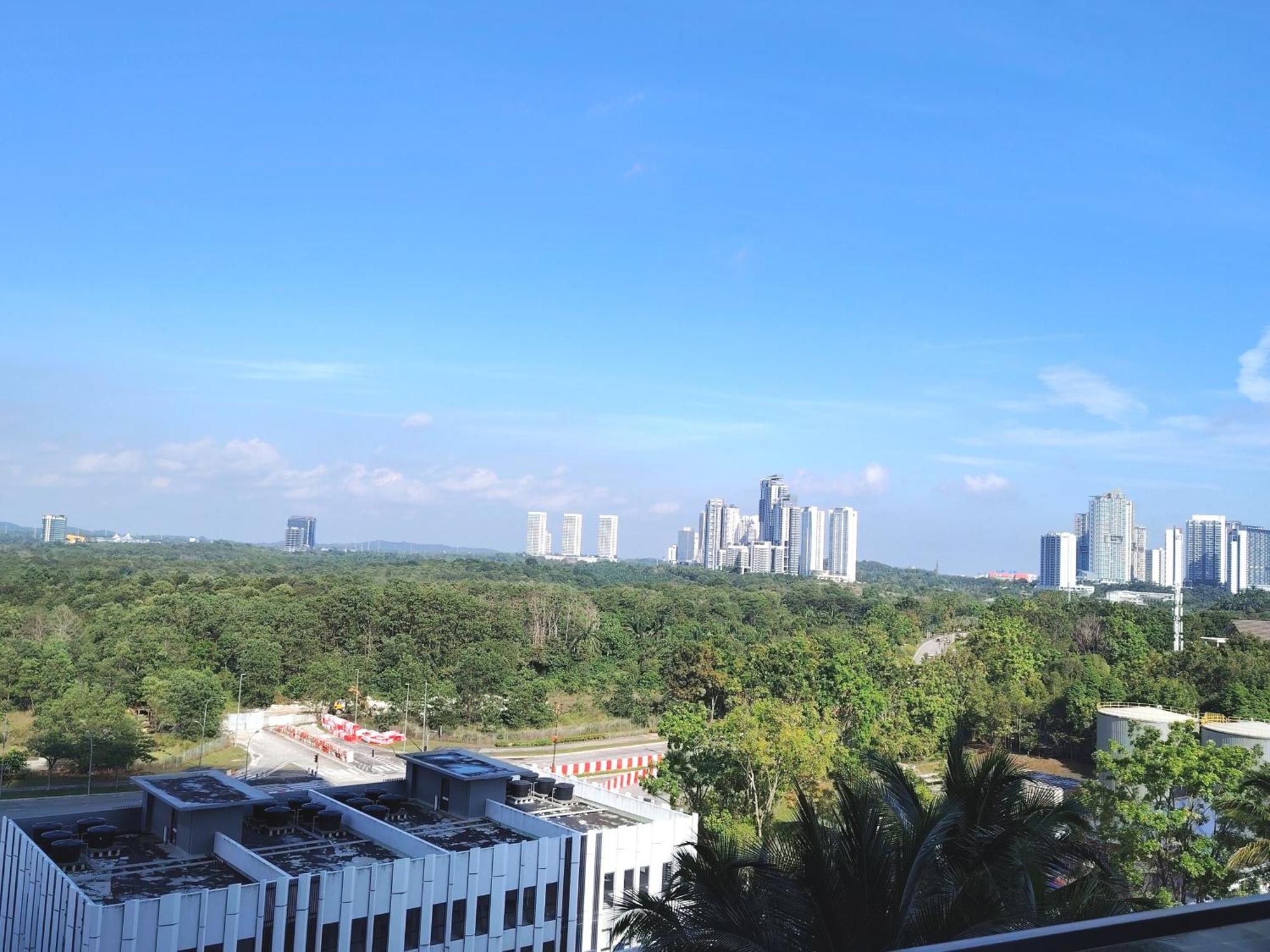 Almas Suites Poolview Netflix 100Mbps Bystay Nusajaya  Luaran gambar